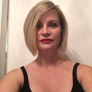 Meet your Posher, Deborah